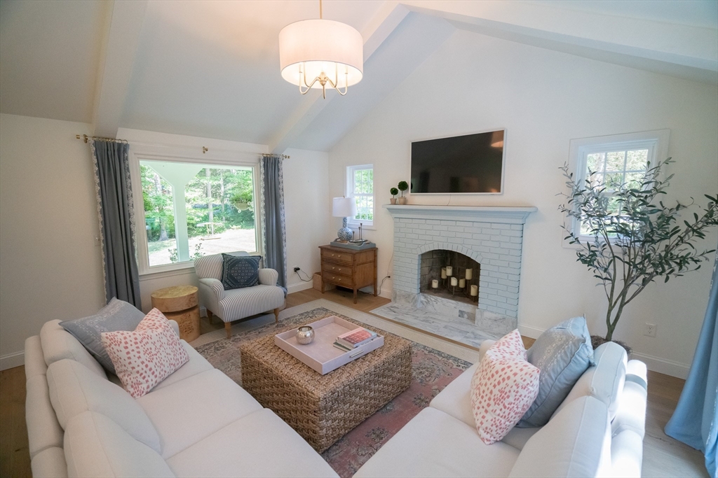 11 Sherwood Dr