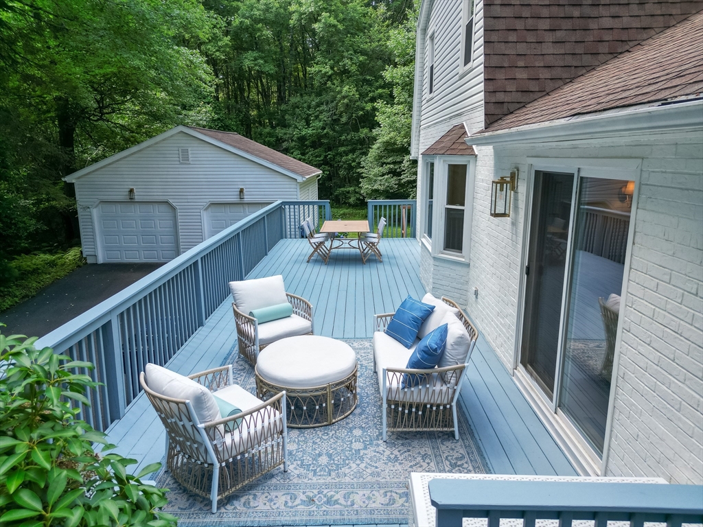 11 Sherwood Dr