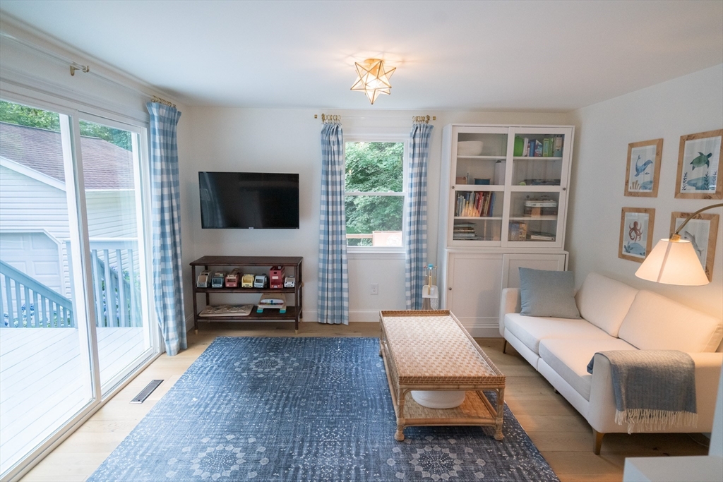 11 Sherwood Dr