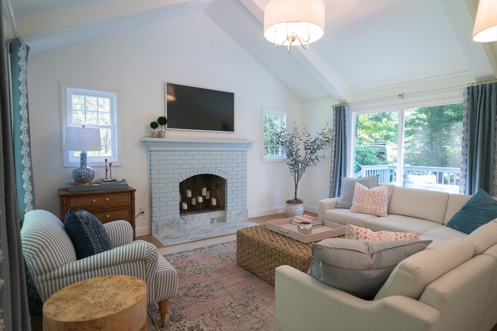 11 Sherwood Dr