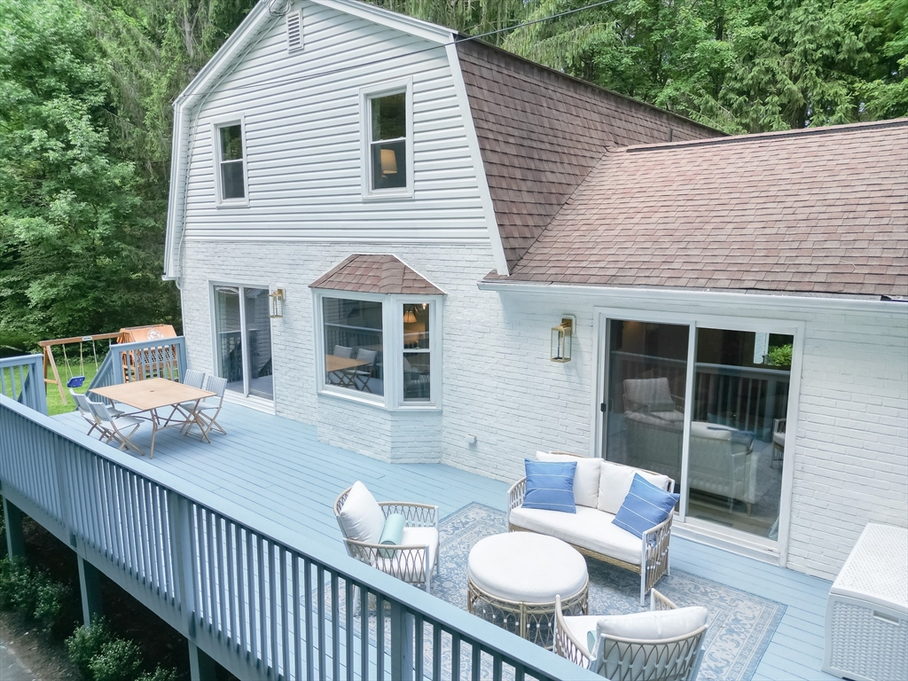 11 Sherwood Dr