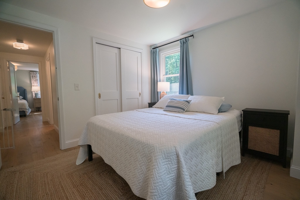 11 Sherwood Dr