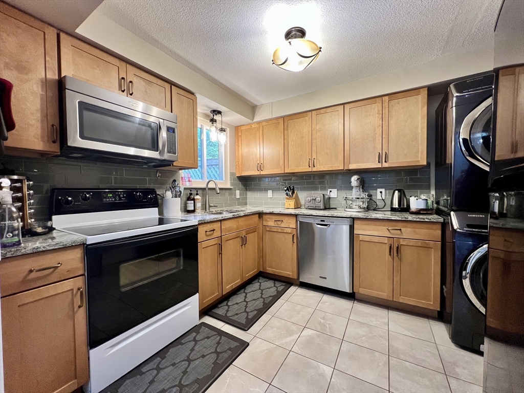 252 West St # 3