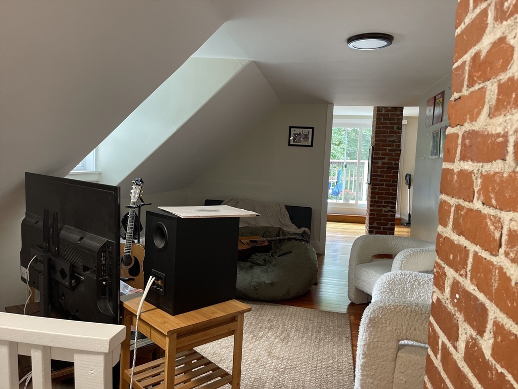 32 Kendrick Pl