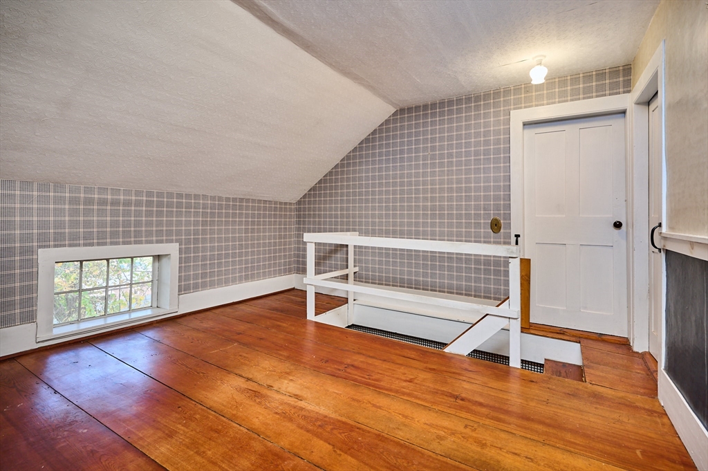 38 Pine St