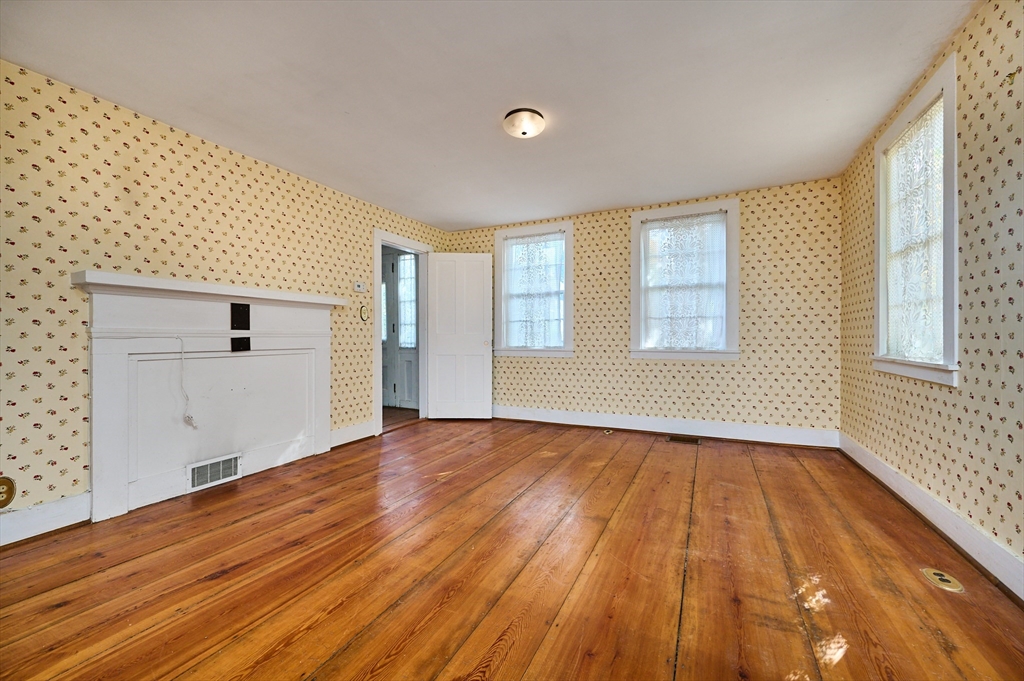 38 Pine St
