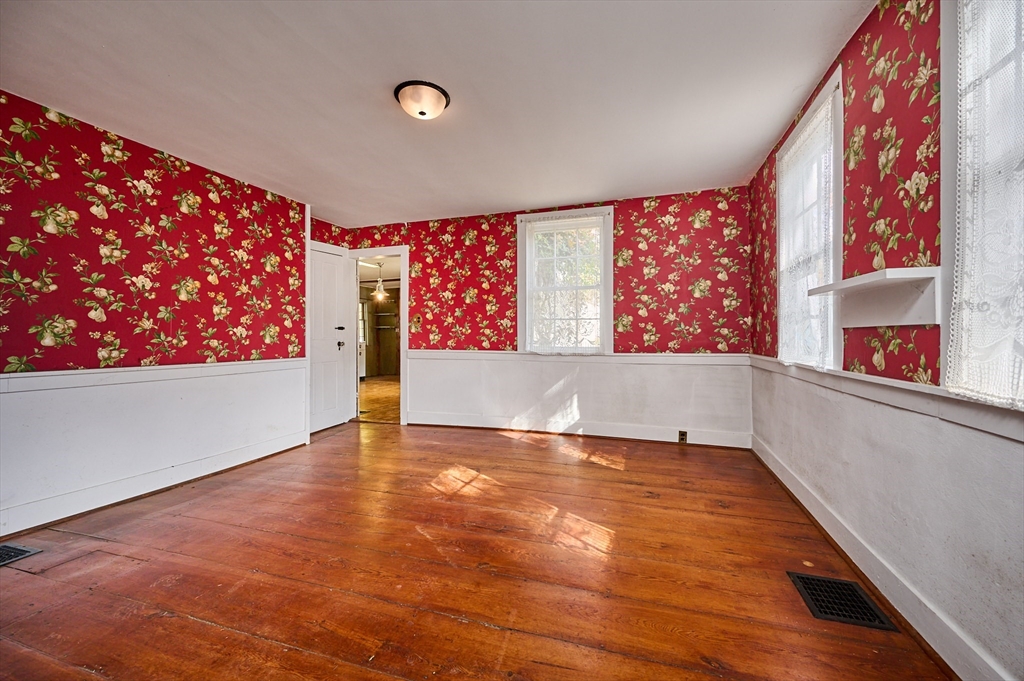 38 Pine St