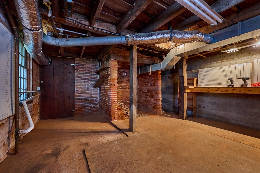 38 Pine St