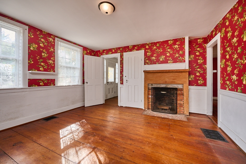 38 Pine St