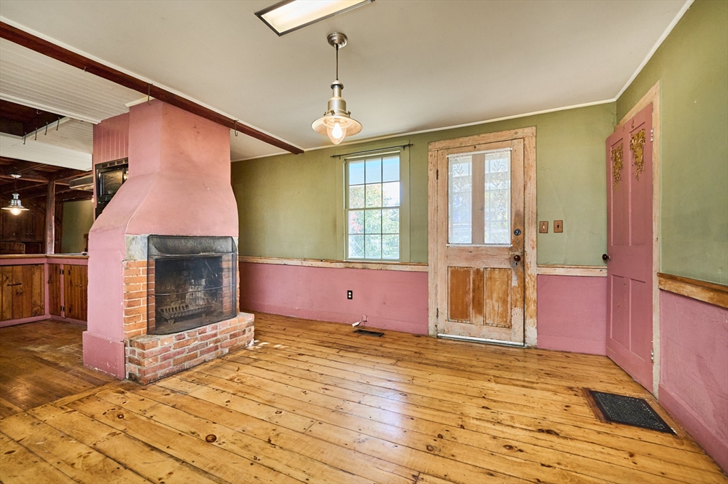 38 Pine St