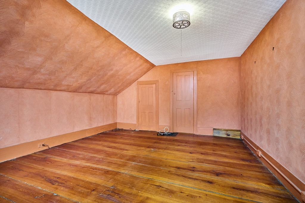 38 Pine St