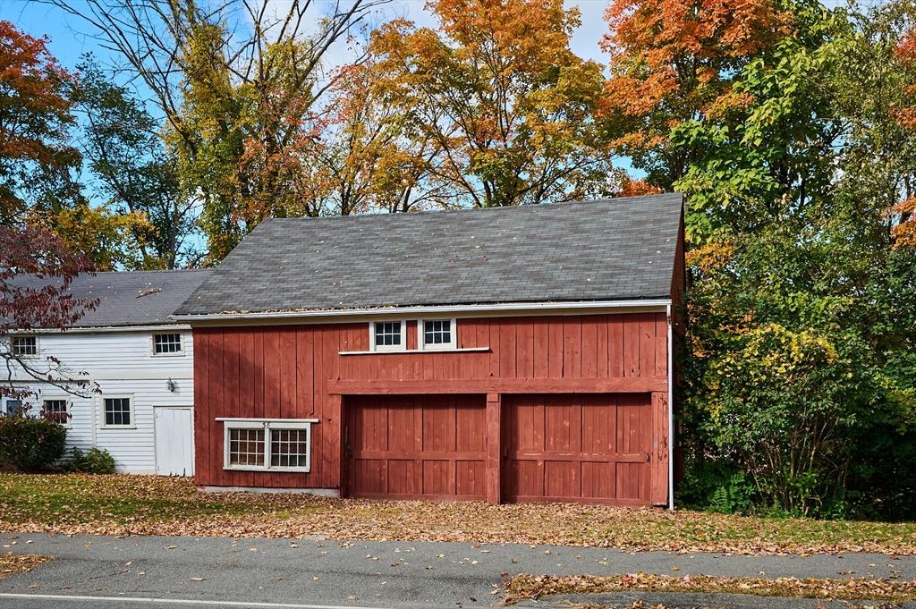 38 Pine St