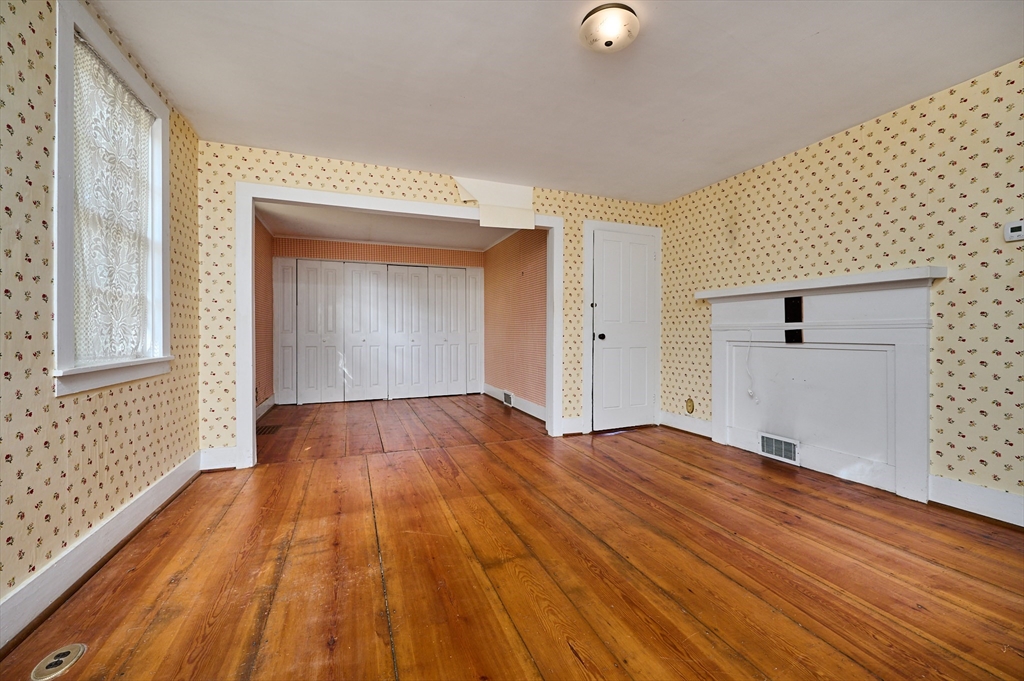 38 Pine St