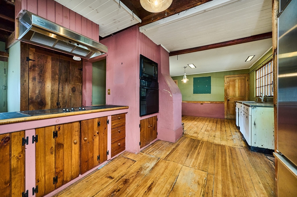 38 Pine St