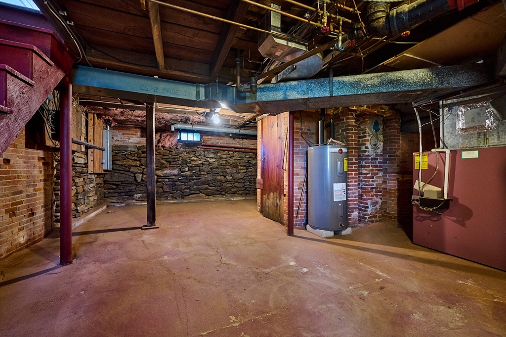 38 Pine St