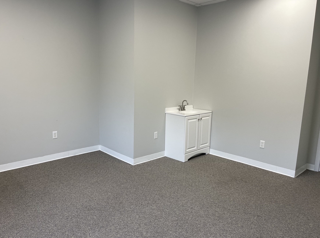 245 Russell St # 11A