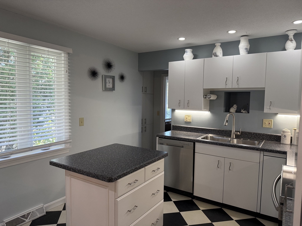 1 Baldwin Ln # 1