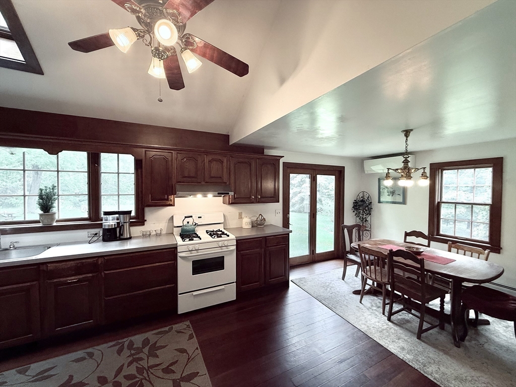 121 Kings Highway