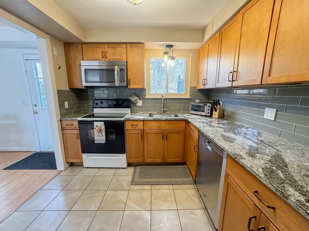 252 West St # 3