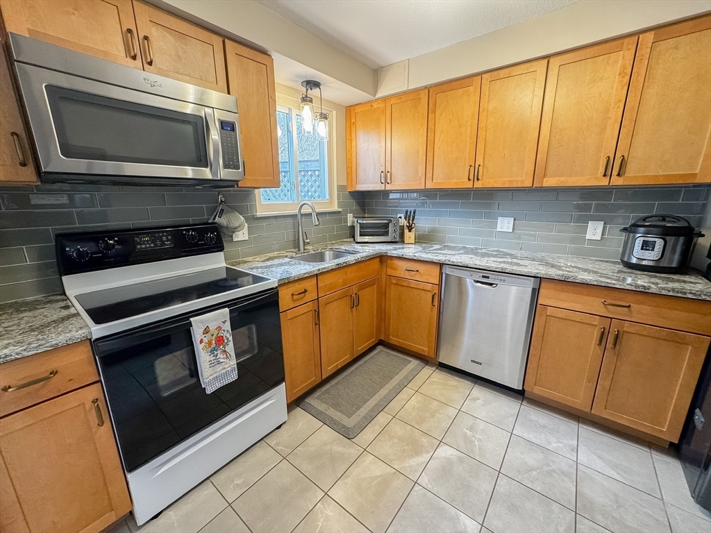 252 West St # 3