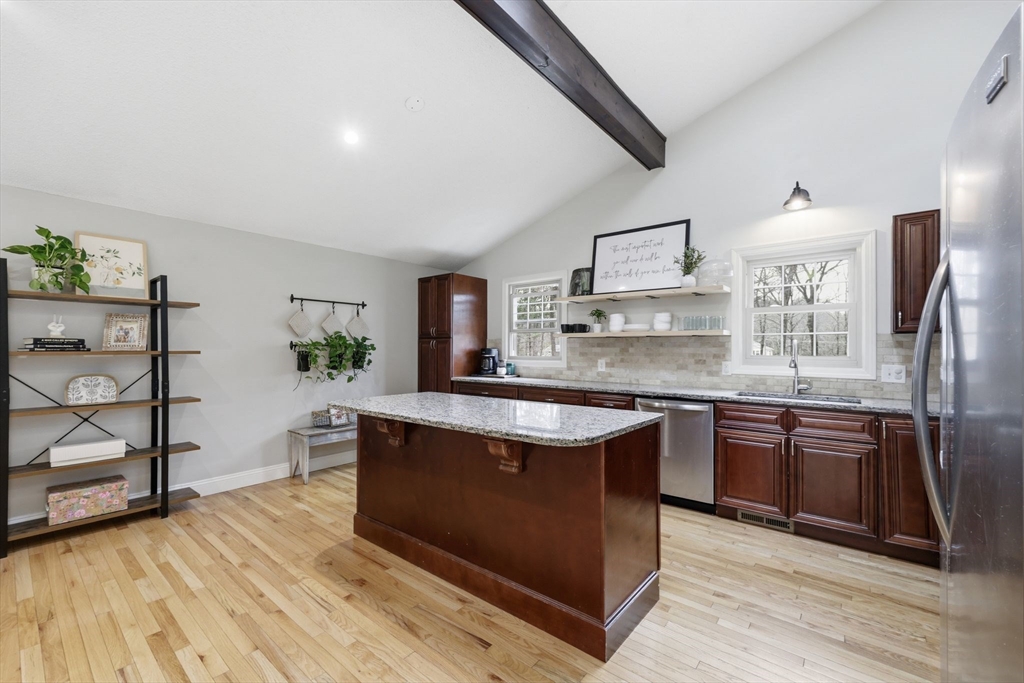 84 Allen Rd