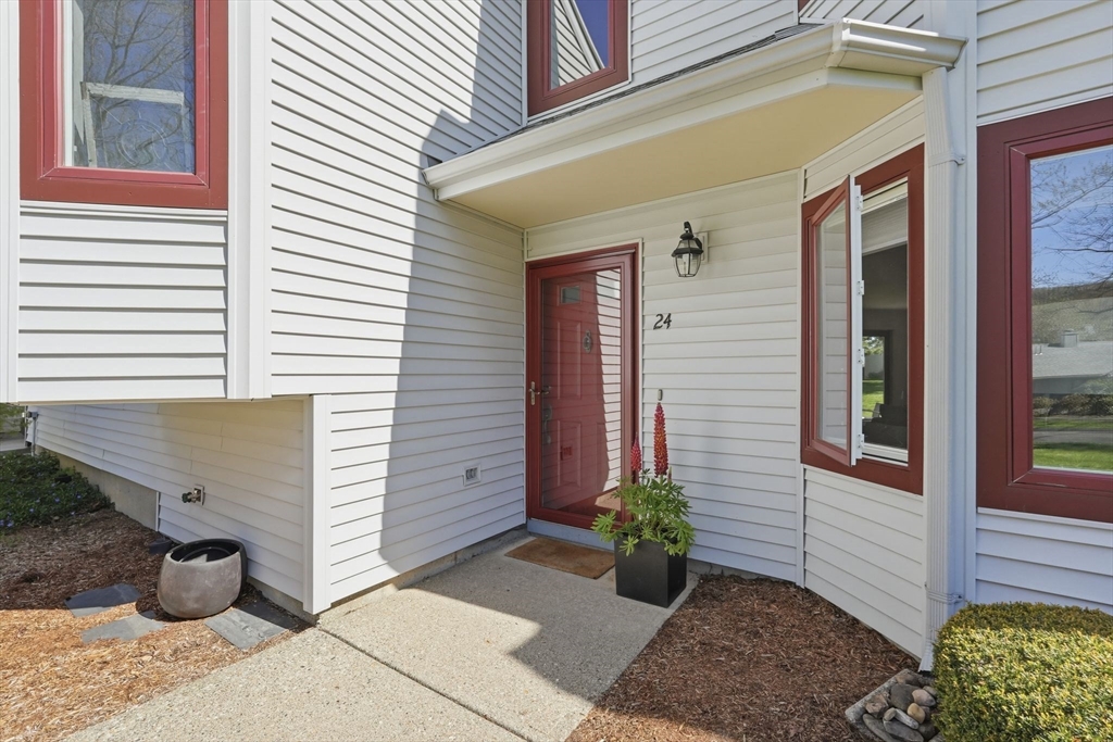 24 Mcintosh Dr # 24