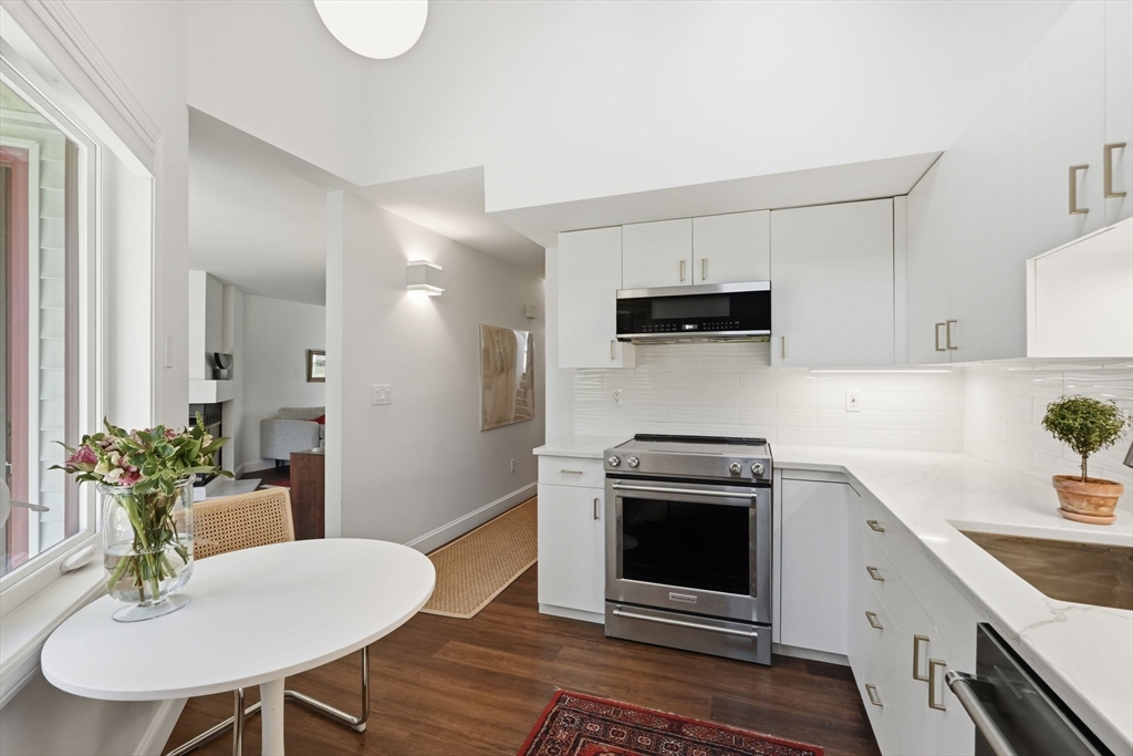 24 Mcintosh Dr # 24