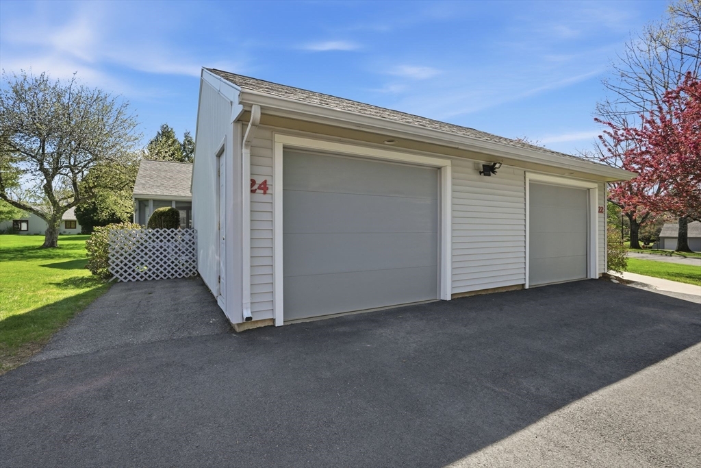 24 Mcintosh Dr # 24