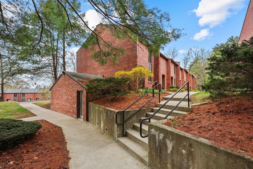 8 Sutton Ct # 8