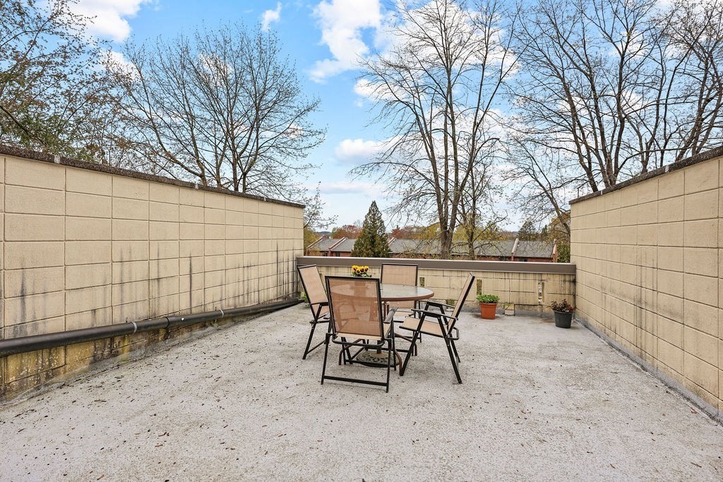 8 Sutton Ct # 8