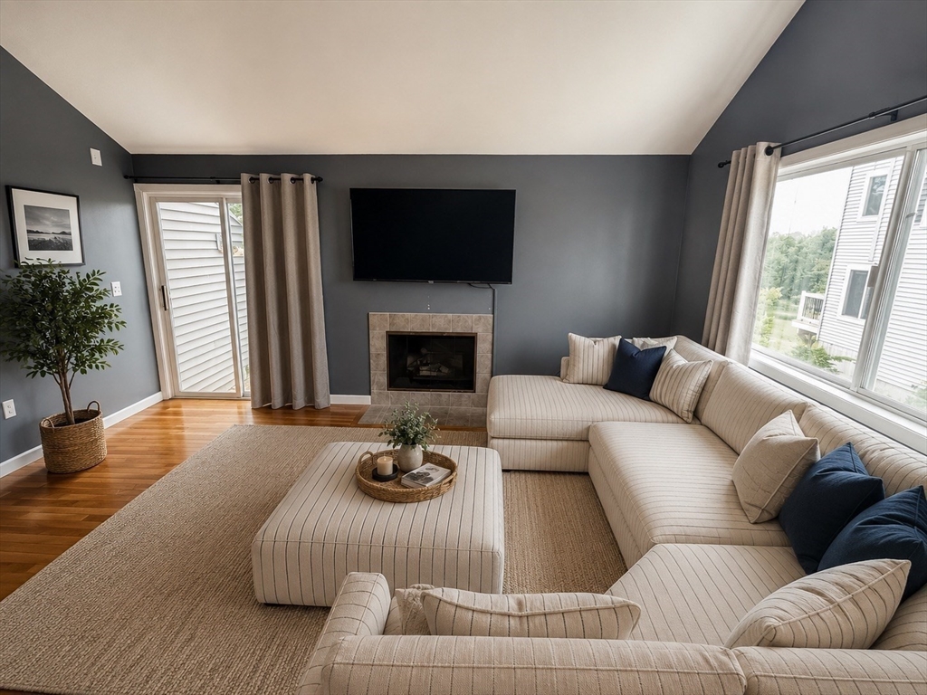 32 Autumn Ln # 32