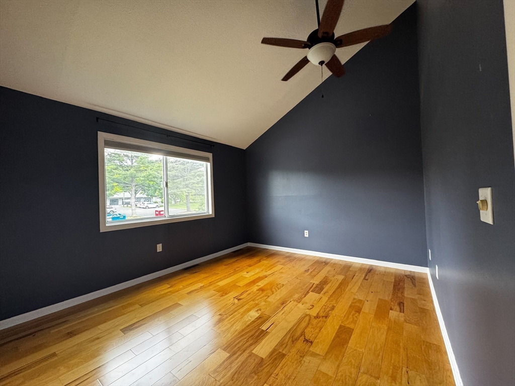 32 Autumn Ln # 32