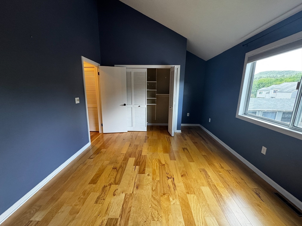 32 Autumn Ln # 32