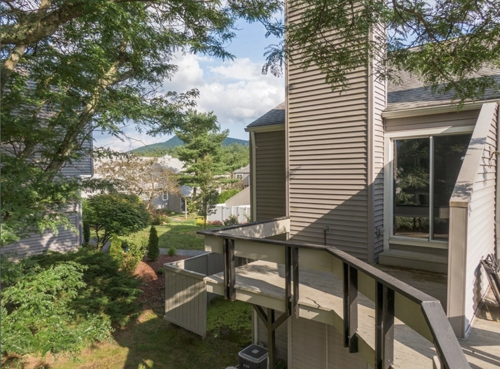 32 Autumn Ln # 32