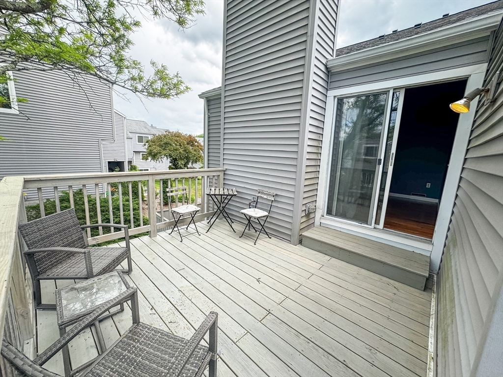 32 Autumn Ln # 32