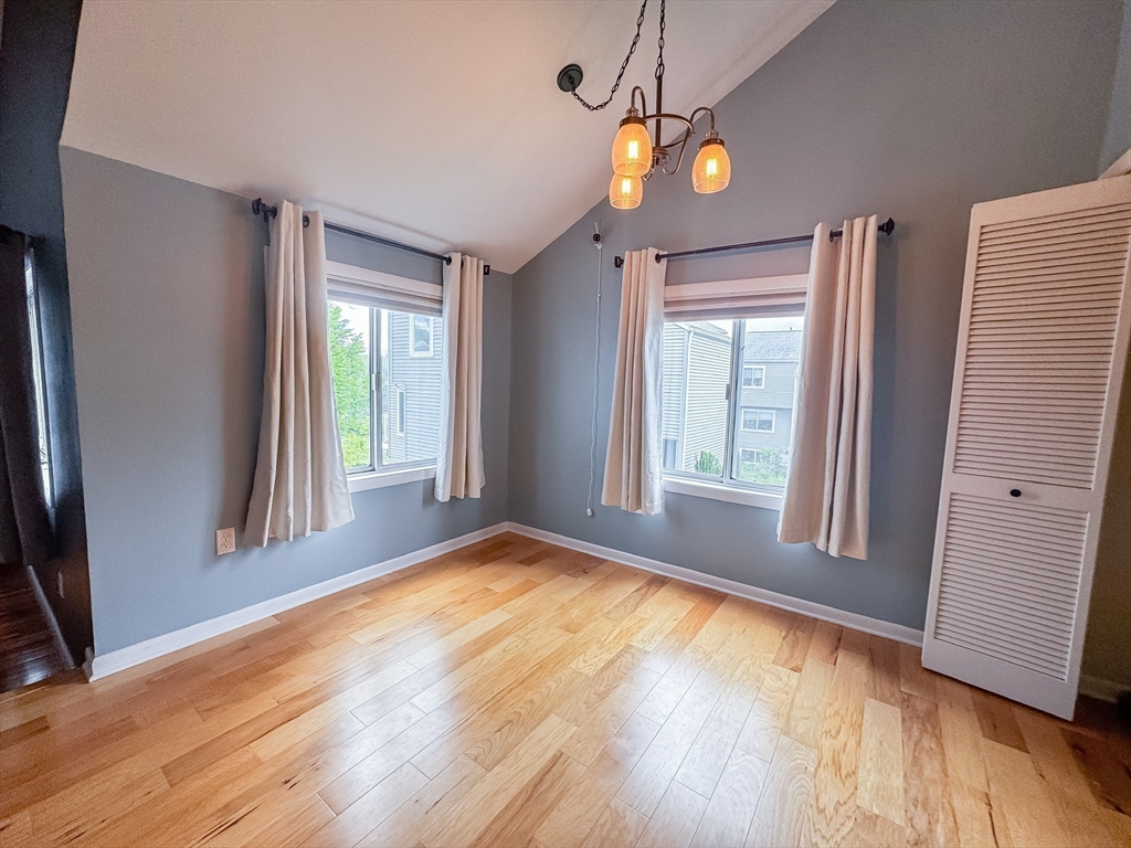 32 Autumn Ln # 32