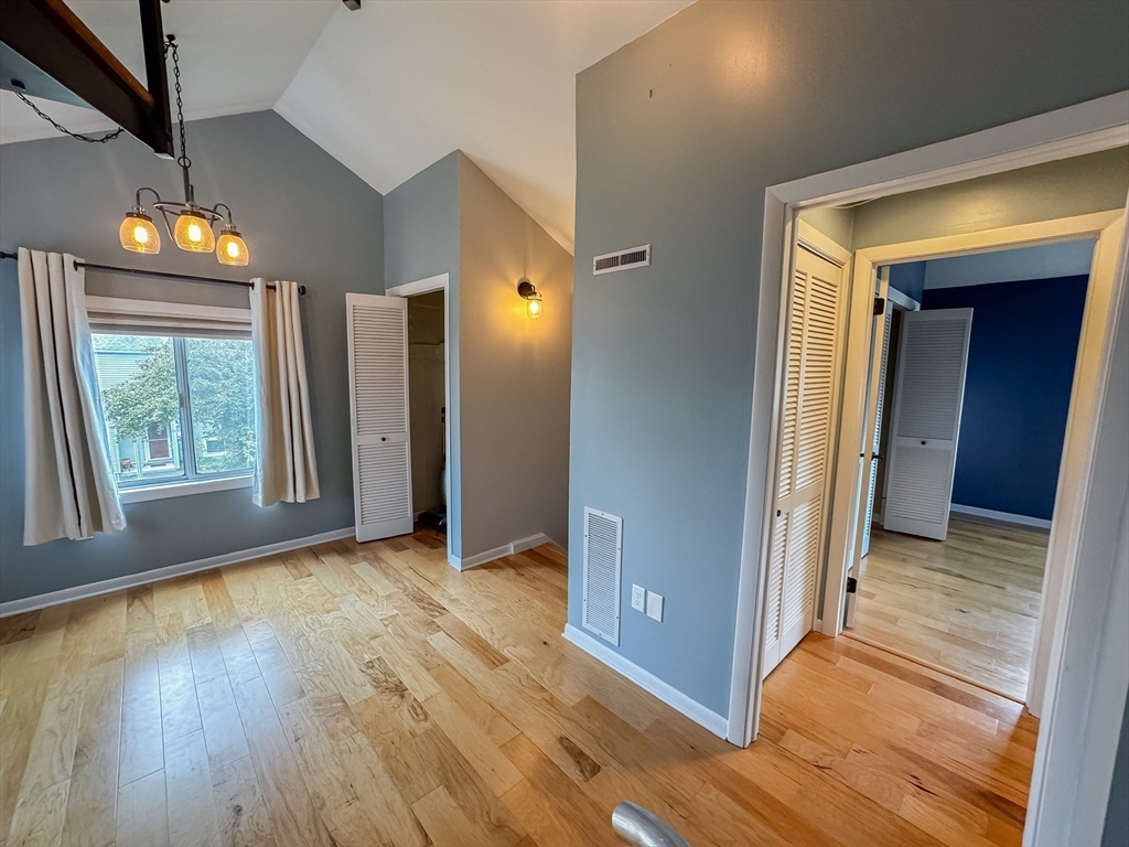 32 Autumn Ln # 32