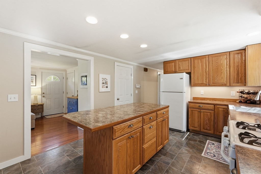 43 Long Plain Rd