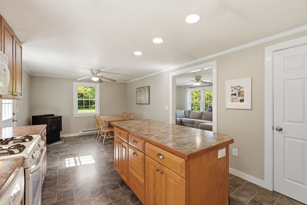 43 Long Plain Rd