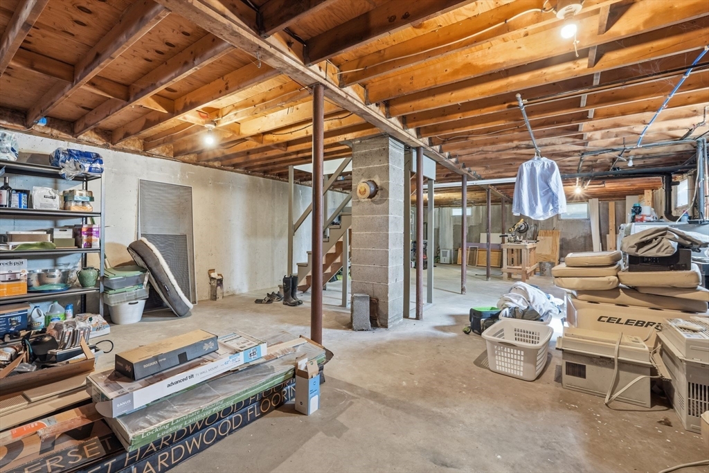 43 Long Plain Rd