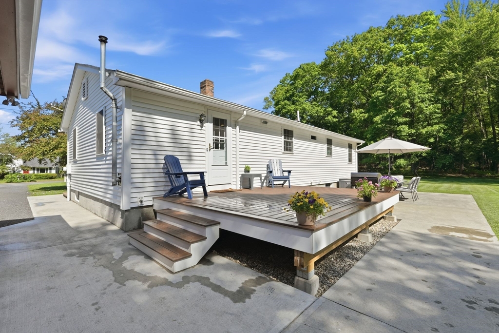 43 Long Plain Rd