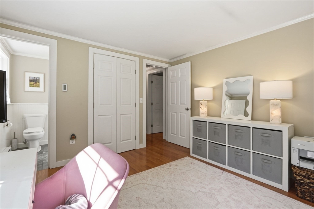 43 Long Plain Rd