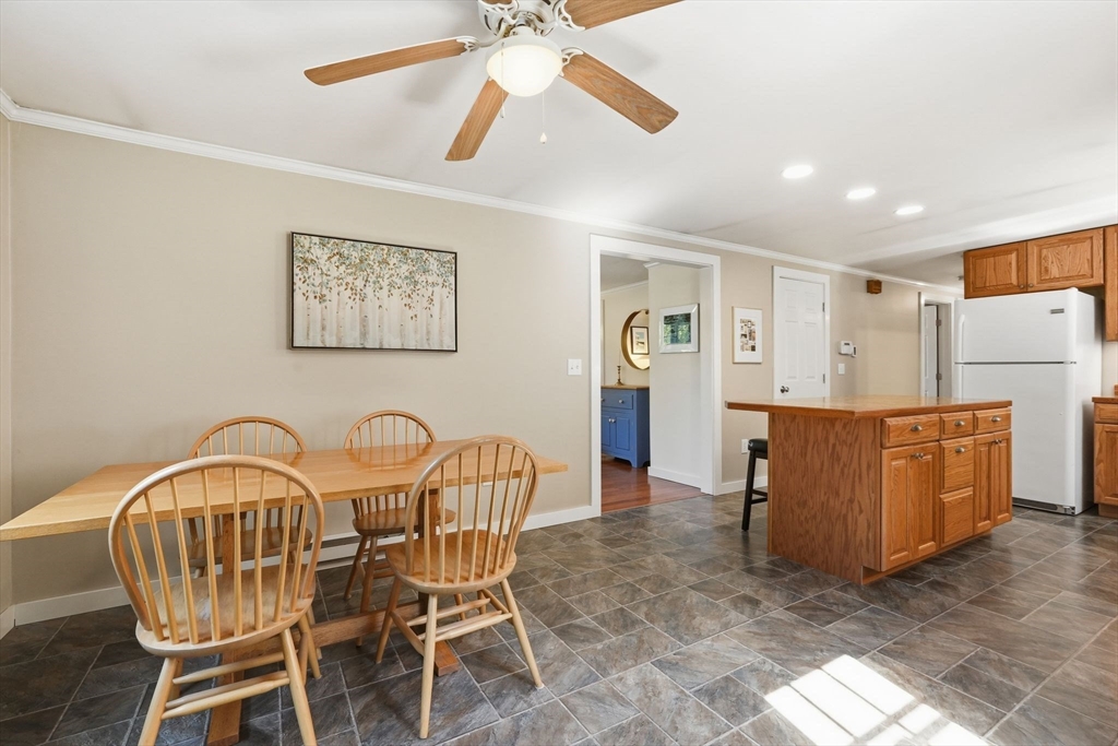 43 Long Plain Rd