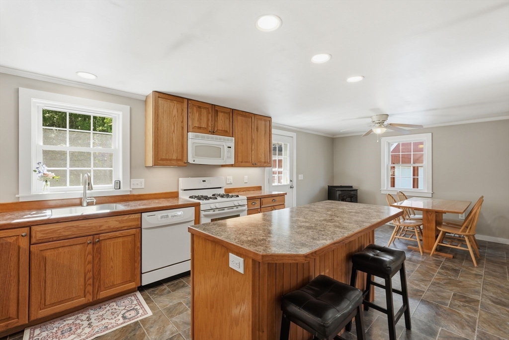 43 Long Plain Rd