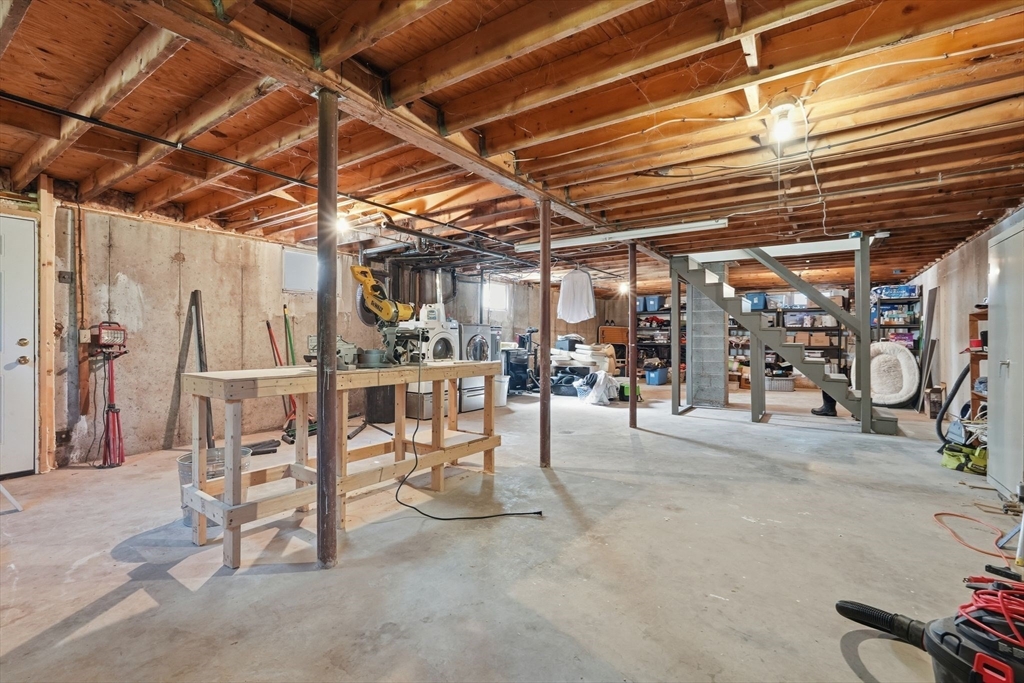 43 Long Plain Rd