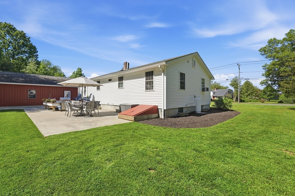 43 Long Plain Rd