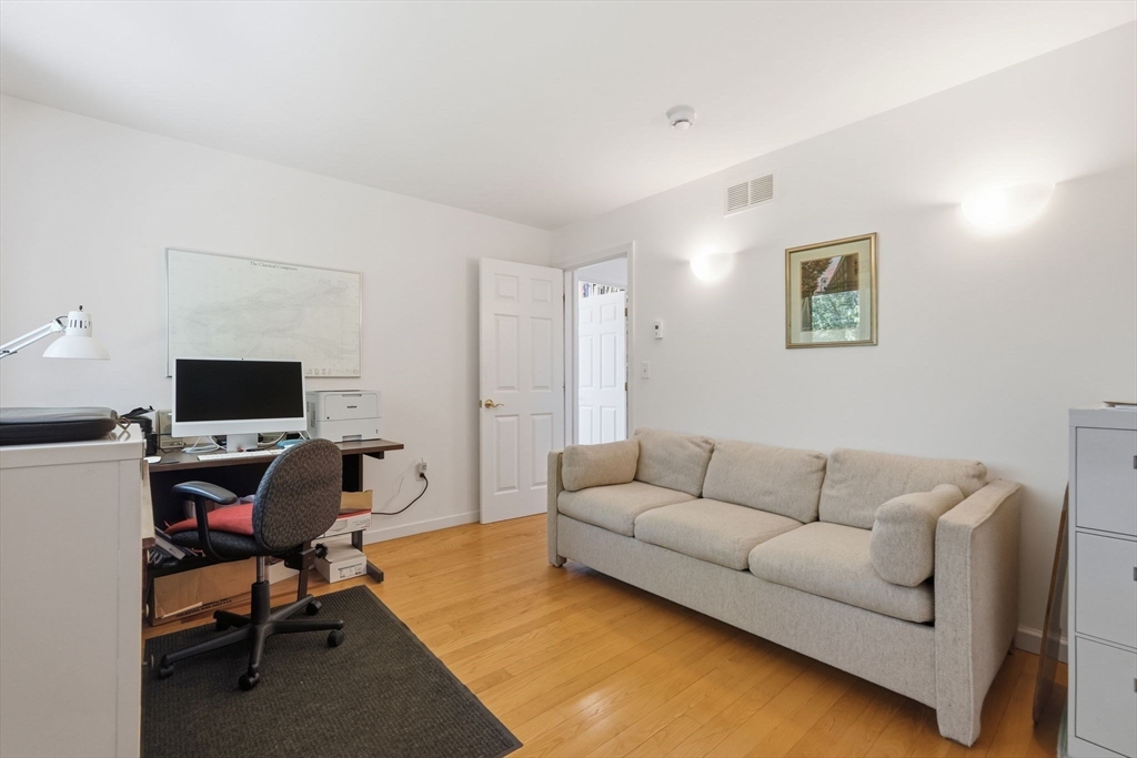 481 Station Rd