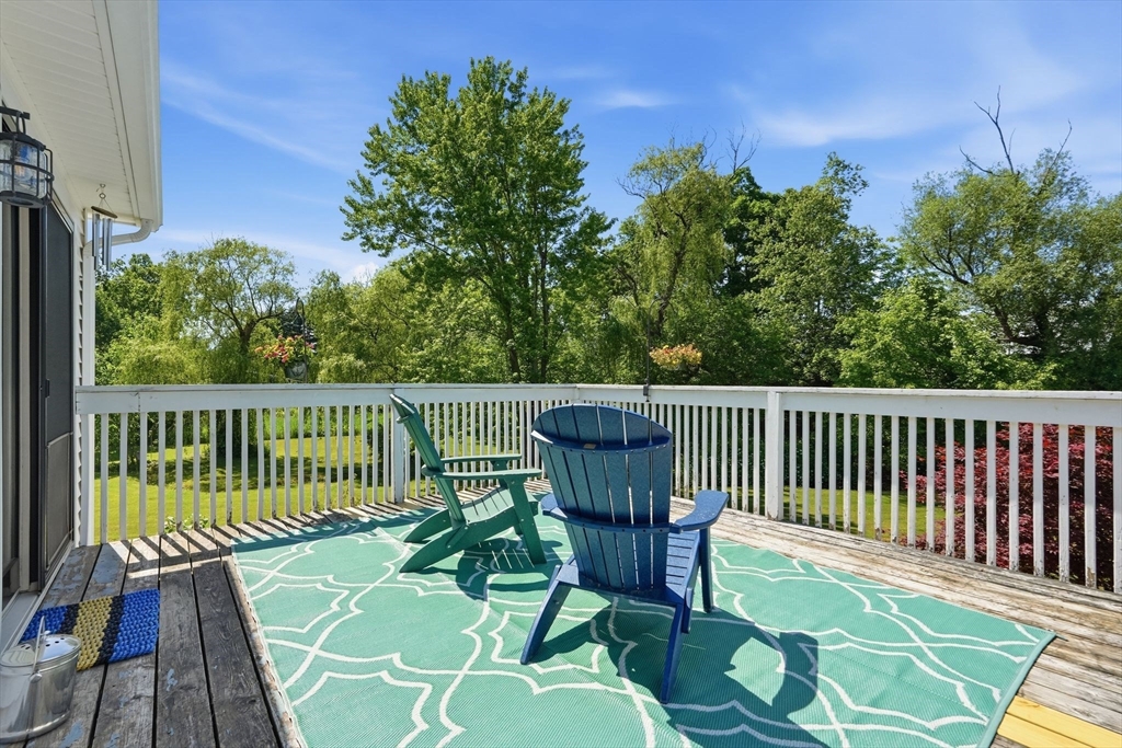 17 Captain Lathrop Dr