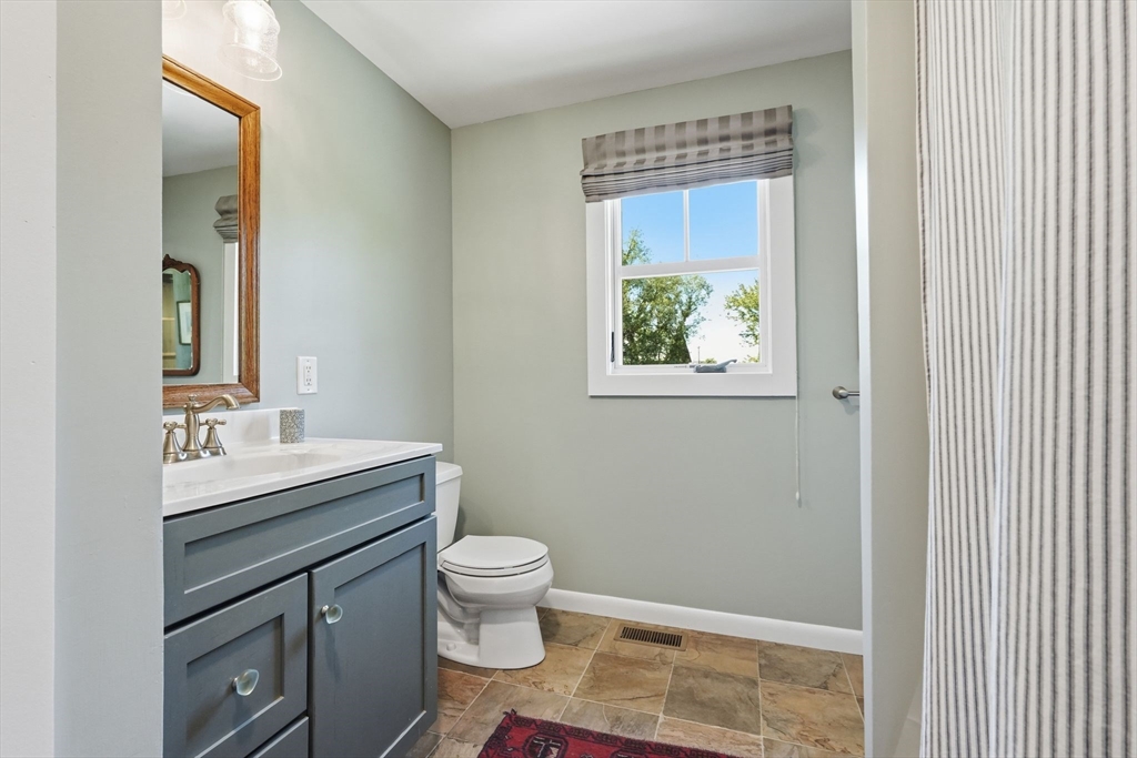 17 Captain Lathrop Dr