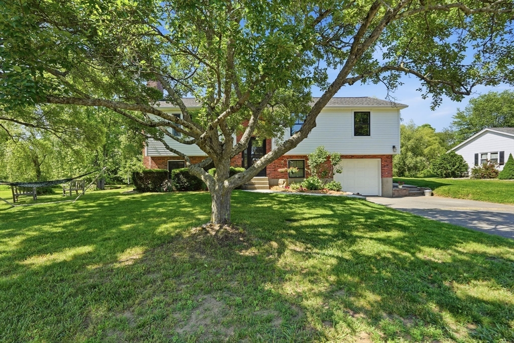 17 Captain Lathrop Dr